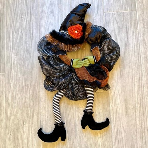 Halloween Witch Wreath - Picture 1 of 10